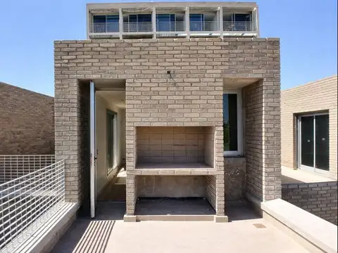 Casa 6 ambientes con 1 baño