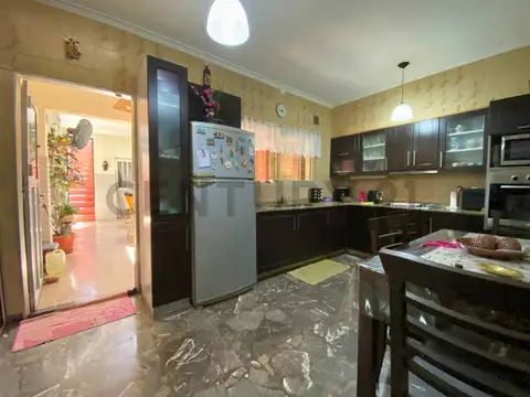 Pedro Lino Funes 1000, Piso 0