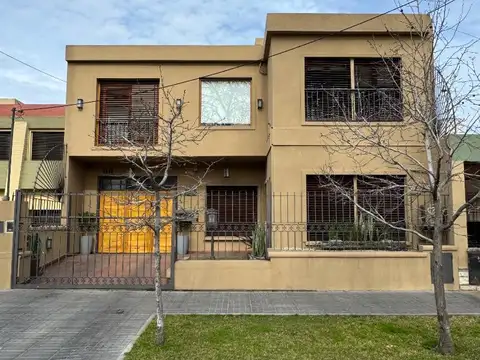 VENTA CASA 4 AMB MERLO CENTRO