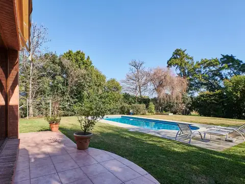 Casa 5 ambientes con 3 baños