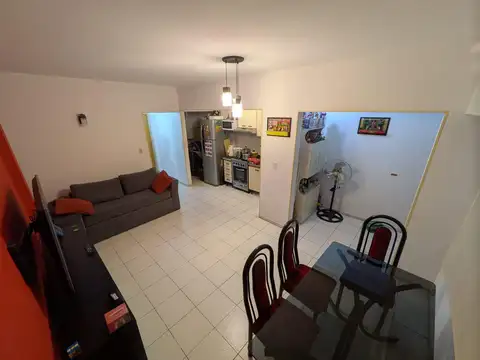 Departamento 2 ambientes. Cochera.  Moron Sur