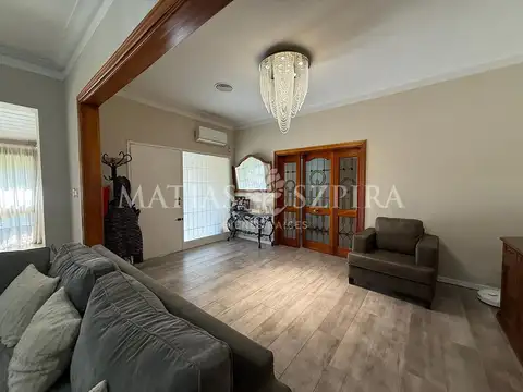 Casa 7 ambientes con 5 baños