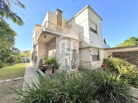 Casa en Venta en Alberdi, USD 360.000