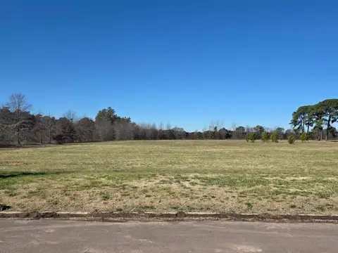 Terreno en Venta en Los Pinares Country Club, Countries y Barrios Cerrados en Exaltacion de la Cruz
