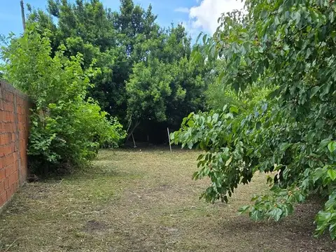 CASA EN VENTA LA PLATA 2 DORMITORIOS LOTE 10X60