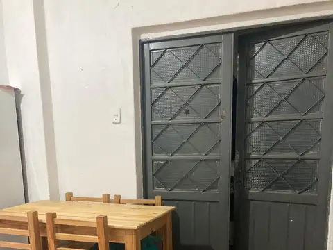 CASA EN VENTA LA PLATA 2 DORMITORIOS LOTE 10X60