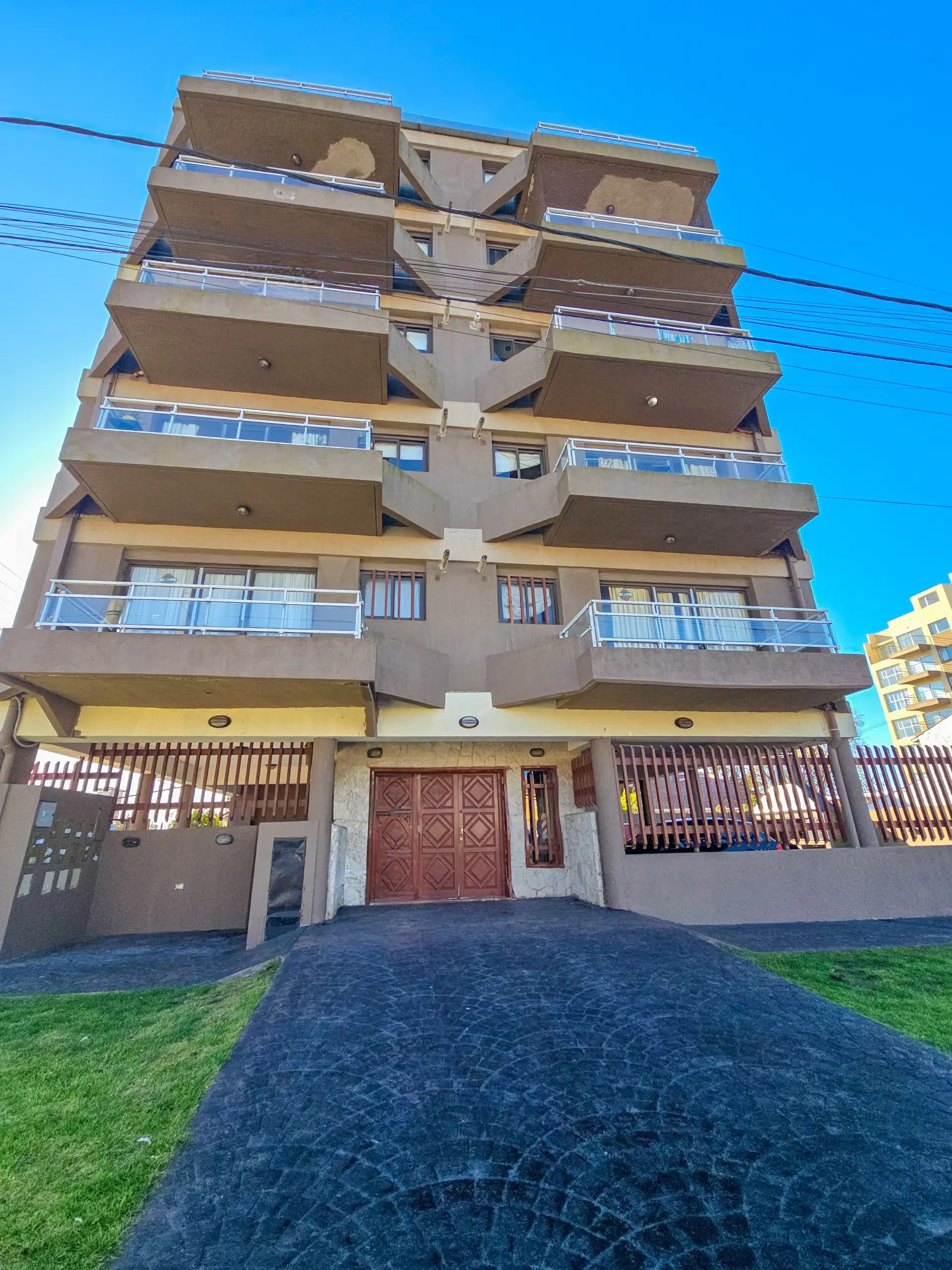 Departamento 2 amb. con balcón terraza al frente - Punta Mogotes