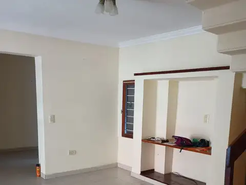 Casa 3 ambientes con 2 baños