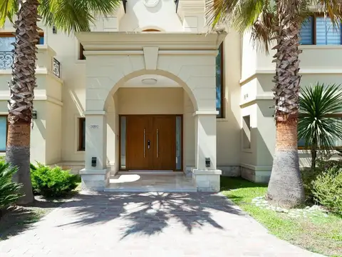 Casa en Venta en Countries y Barrios Cerrados en Esteban Echeverria, USD 2.400.000