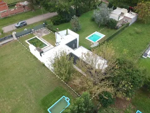 Casa 5 ambientes con 1 baño