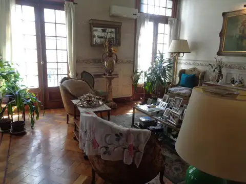 VENTA  SEMIPISO 6 AMB.C/DEPEND FRENTE,CATEG.OPORTUNIDAD!!!!!