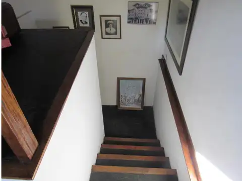 Venta de Chalet - 6 ambientes - Av Paso 2000