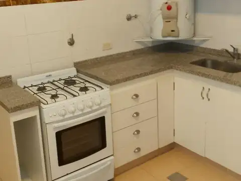 Departamento luminoso, piso alto