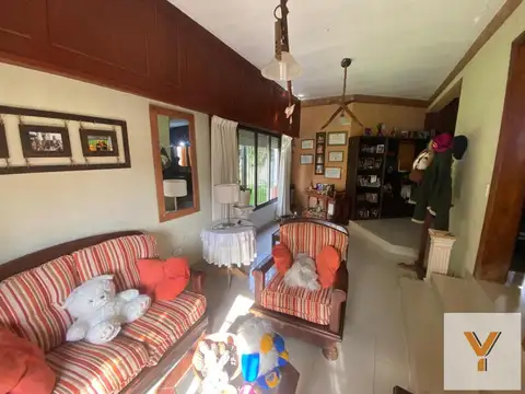 Casa 5 ambientes con 2 baños