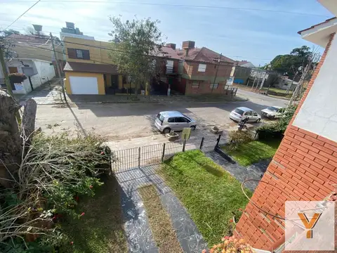Casa en venta - 3 Dormitorios 2 Baños - Santa Teresita