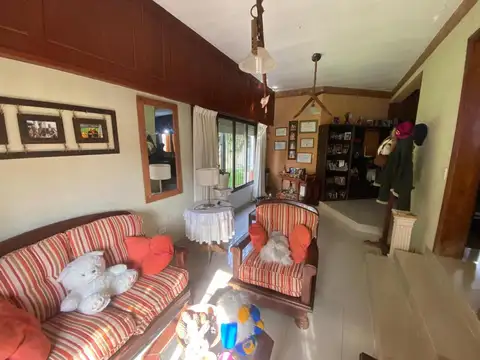 Casa 5 ambientes con 2 baños