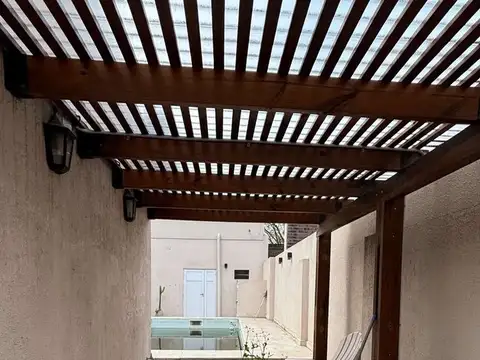 DEPARTAMENTO EN VENTA EN BRAGADO CON PILETA