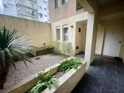 ALQUILER  MONOAMBIENTE DIVISBLE CON PATIO CASTELAR