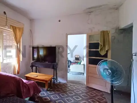Venta Casa 2 dormitorios | A Reciclar | La Cerámica, Rosario