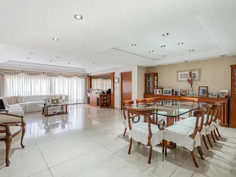 VENTA DEPARTAMENTO 5 AMBIENTES CON DEPENDENCIA, COCHERA FIJA, PISO ALTO, FLORES