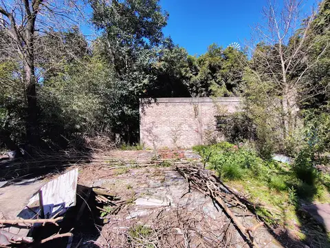 Venta LOTE con casa a reciclar