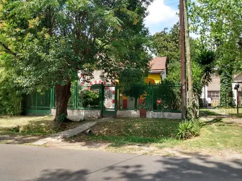 Venta LOTE con casa a reciclar