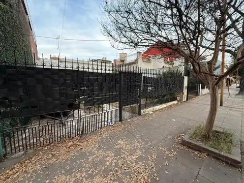 Villa Devoto casa 3 amb. Av. General Paz 5960 y Llavallol