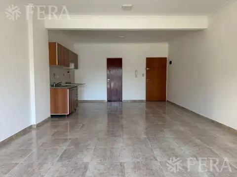 Venta departamento monoambiente con balcón en Wilde