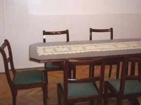 Ecuador 1400, Piso 1