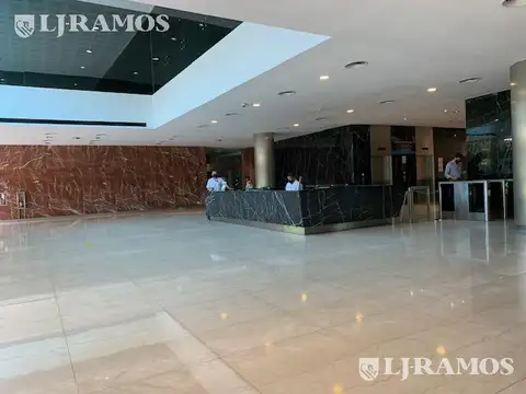 Oficina en Alquiler con 13 cocheras