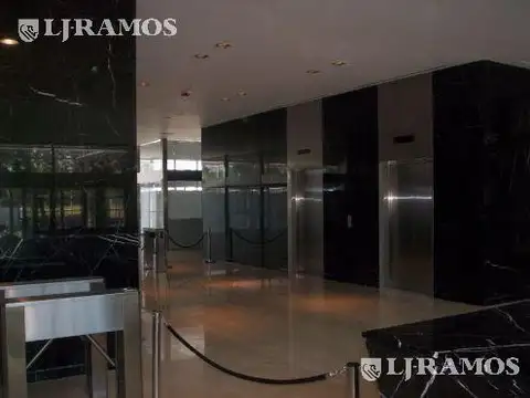 Oficina en Alquiler con 13 cocheras