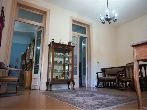 Depto Tipo Casa en Venta en Flores, USD 175.000