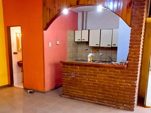 Venta en block de 3 unidades (local al frente + 2 viviendas) en lote de 10 X 25