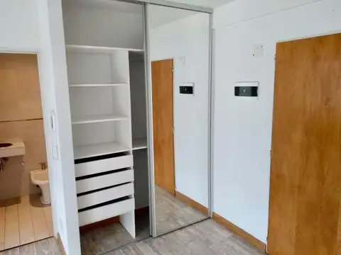 Departamento en Alquiler en Monte Grande, $ 600.000