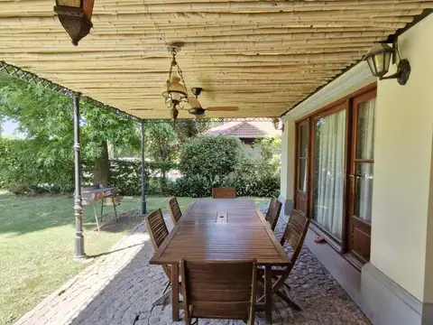 Casa 4 ambientes con 3 baños