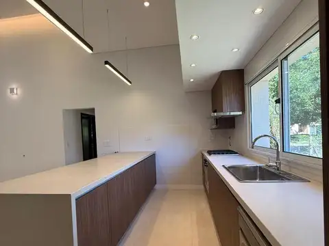 Casa en alquiler y venta Barrio Cerrado Ketucky FUNES