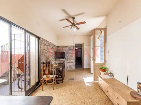 Casa 6 ambientes con 1 baño