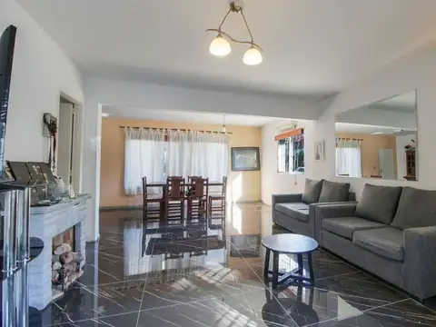 Depto Tipo Casa en Venta de 7 ambientes