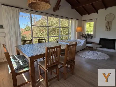 Casa 6 ambientes con 3 baños