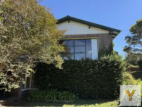 Casa en venta - 4 Dormitorios 3 Baños - Pinamar