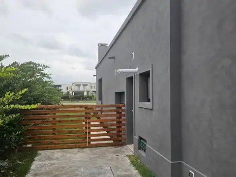 Casa en Venta con 4 cocheras