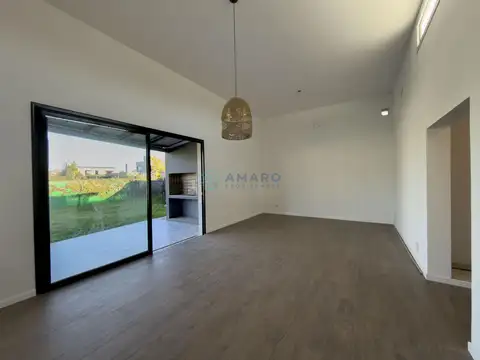VENTA· CASA · A ESTRENAR · 2 DORMITORIOS · GALERÍA · PARRILLERO · FUNES