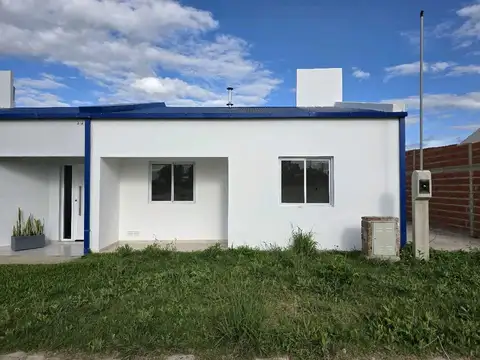 Vendo Casa Con Dos Dormitorios en Caseros, Entre Ríos.