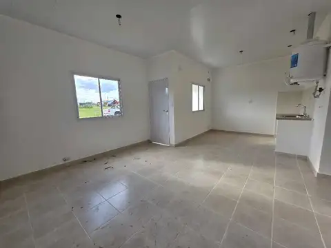 Vendo Casa Con Dos Dormitorios en Caseros, Entre Ríos.