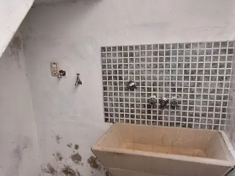 Casa 4 ambientes con 1 baño