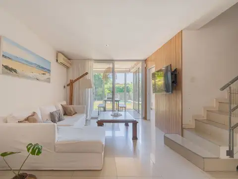 VENTA CASA 4 AMB C JARDIN Y PILETA EN BECCAR SYRAH