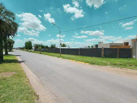 Terreno en esquina con gran frente comercial