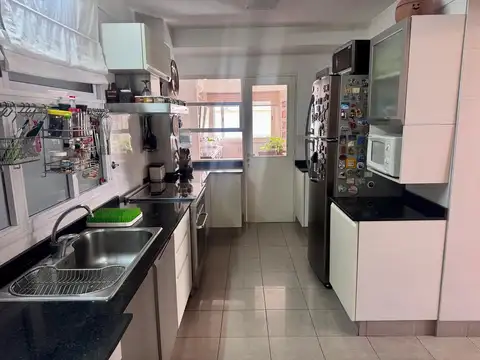 Departamento 7 ambientes con 3 baños