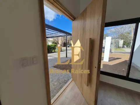 Casa en Venta en San Matias, USD 360.000