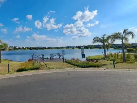 Terreno en Venta de 921,0 m2